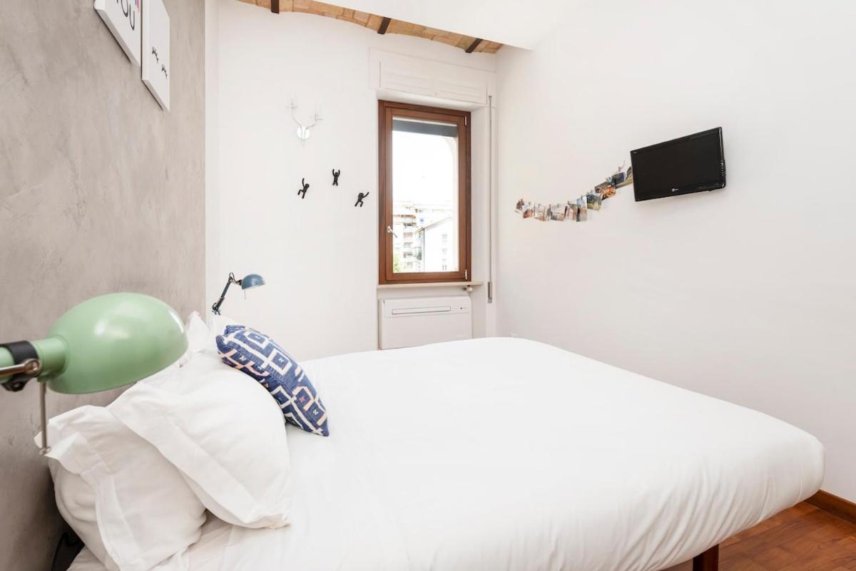 Hip Pad In Garbatella * Roma
